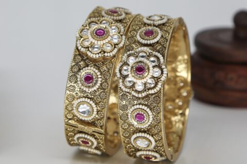 Beautiful Broad Stone Gold Finish Bangle Set